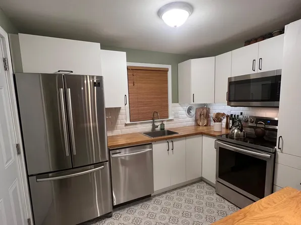 1254 Farmington Ave APT D, Farmington, CT 06032