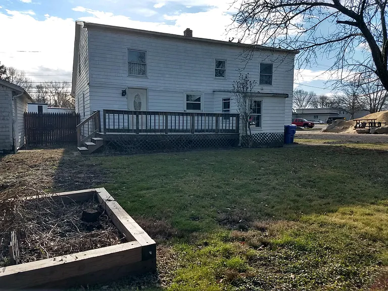 10 Chestnut St — Photo 27