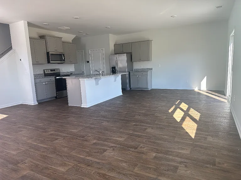 154 Troupe Dr — Photo 4