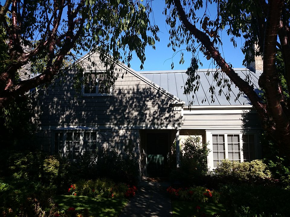 1st image of 3140 E Laurelhurst Dr NE