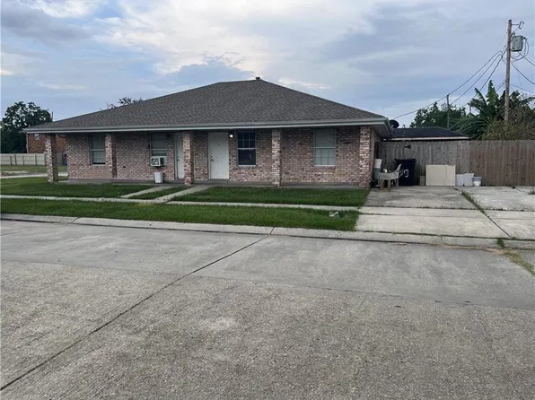 74 Phillip Ct, Chalmette, LA 70043