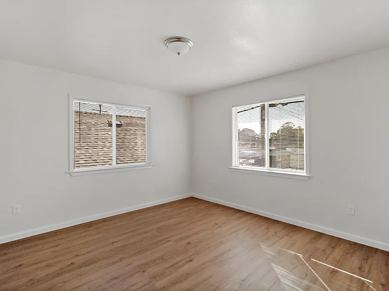 2642 35th Ave #C — Photo 28