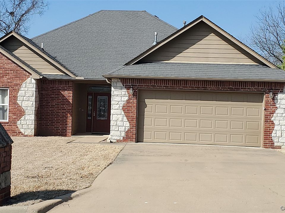 1st image of 2718 Highwood Dr