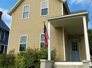 907 Pine St, Marquette, MI 49855
