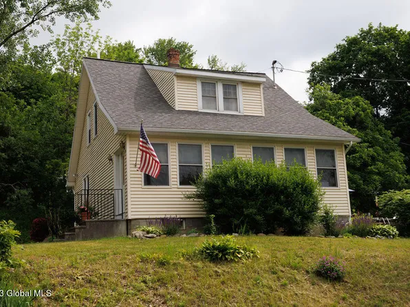 176 Touareuna Road, Glenville, NY 12302