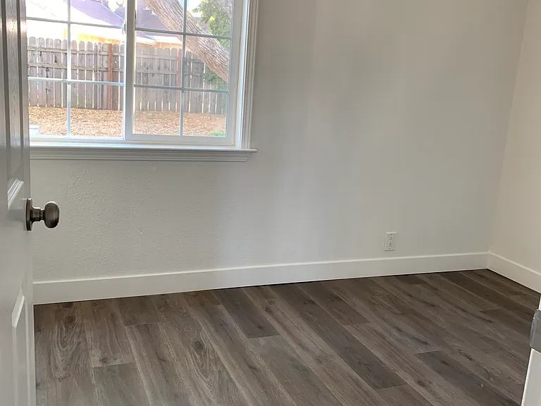 4192 Pickwick Dr — Photo 11