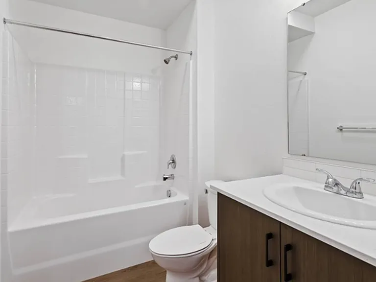 Hawk's Landing Apartments — Photo 45