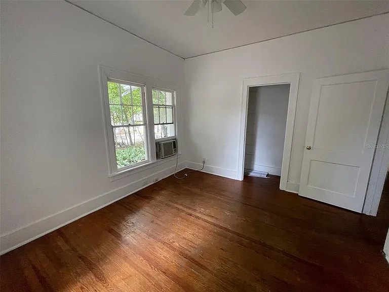 2635 W University Ave — Photo 13