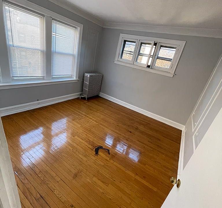 1st image of 7758 S Phillips Ave APT 3