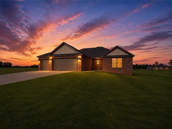 2550 Peterson Rd, Gentry, AR 72734