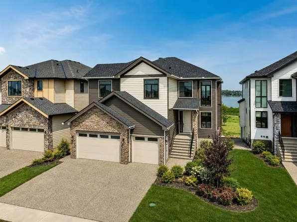 952 S South Shore Ter, Chestermere, AB T1X 3G2