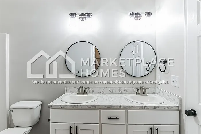 1612 College St SE — Photo 17