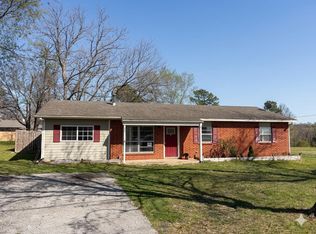 113 N Mill St, Grove, OK 74344