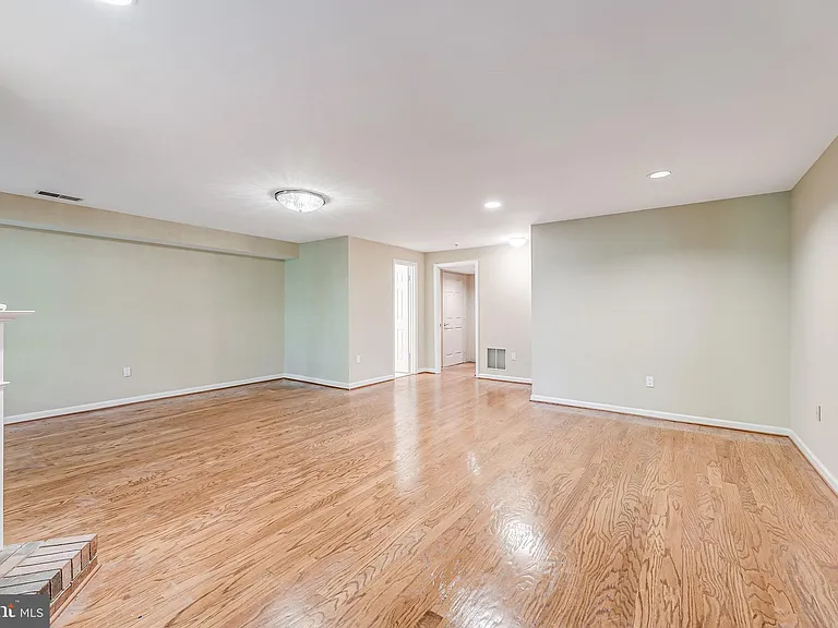 2029 Magarity Ct — Photo 40