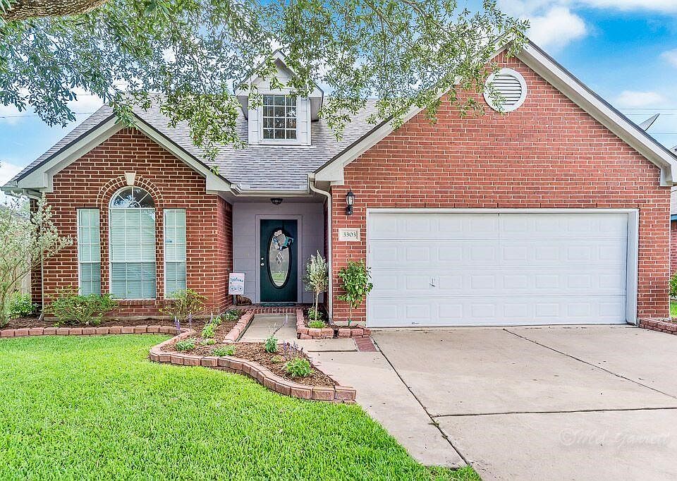 Charming home with lovely curb appeal!