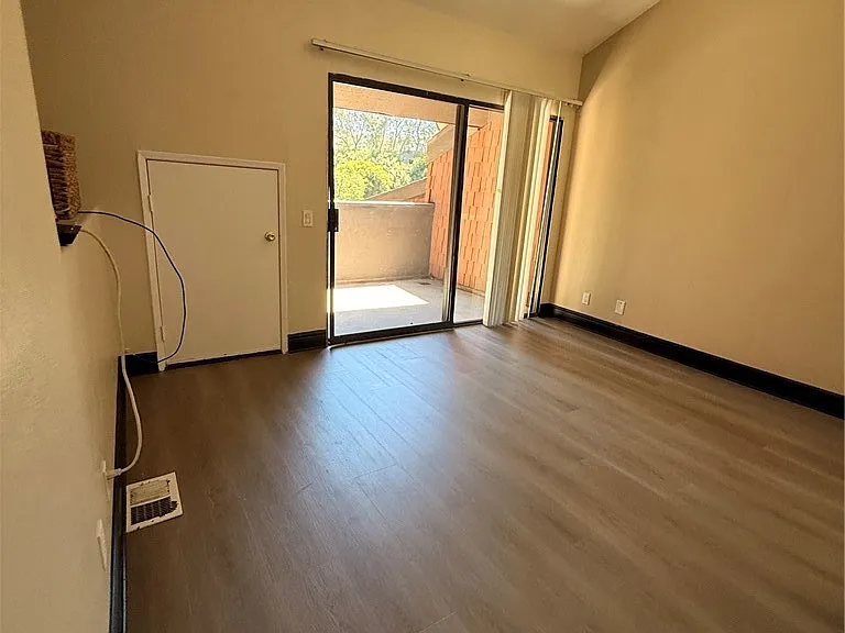 300 S Prospectors Rd — Photo 17