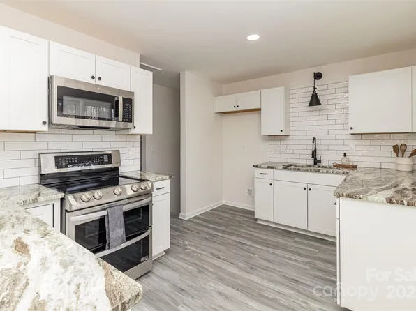 6521 Heatherbrook Ave, Charlotte, NC 28213