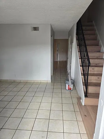 3714 SW 60th Ter — Photo 2