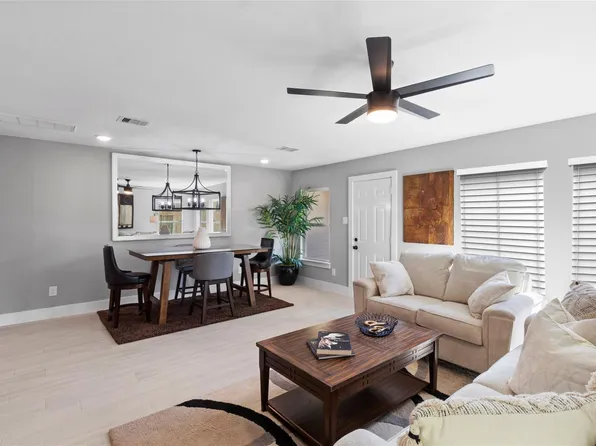 9934 Lanewell St, Houston, TX 77029