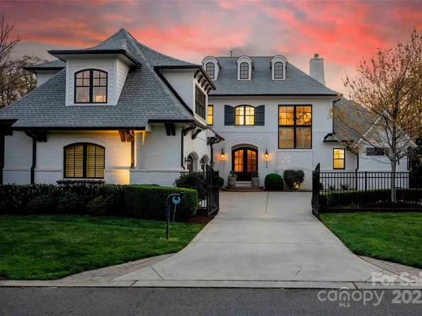 804 Huntington Park Dr, Charlotte, NC 28211