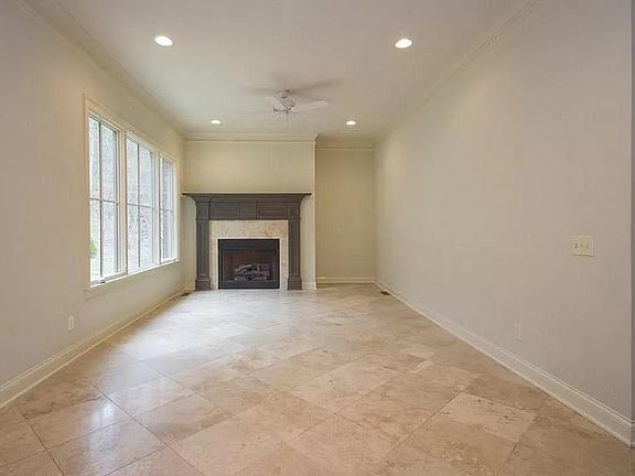 2nd image of 2928 Hampton Cove Way SE