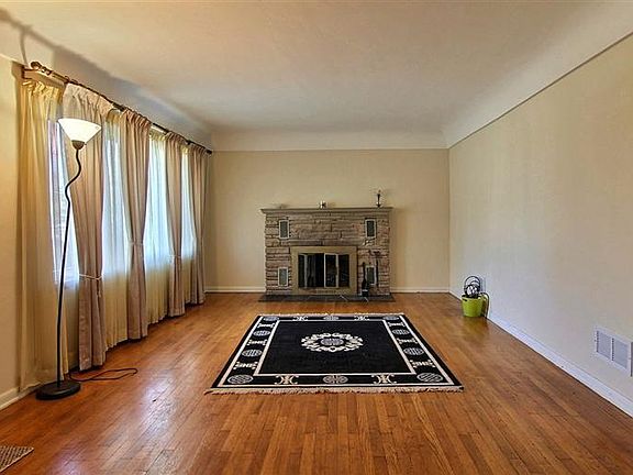 4th image of 3310 Garfield Ave