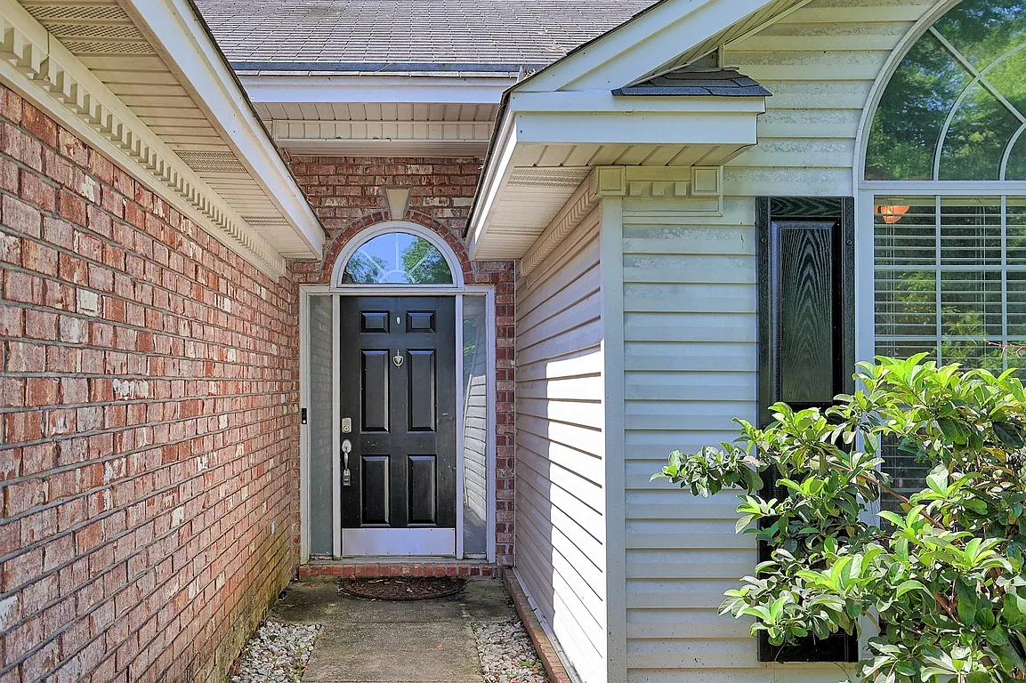224 Park View Ct — Photo 2