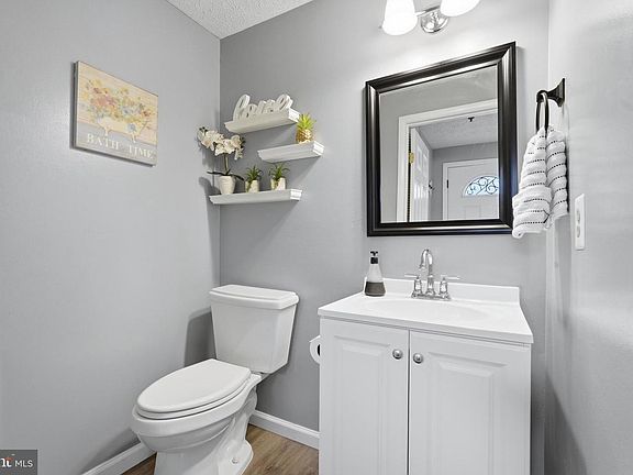 5th image of 10504 Apple Ridge Rd