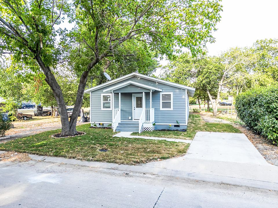 1st image of 103 Munchus St