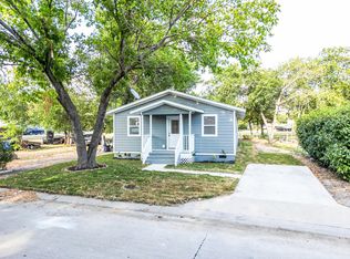 103 Munchus St, Waxahachie, TX 75165