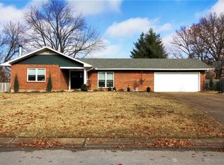 1705 Countryside Dr, Pittsburg, KS 66762