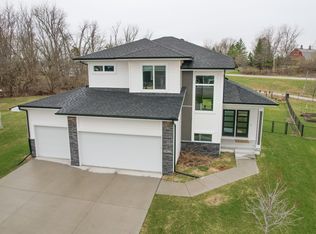 5820 Allerton Dr, Ames, IA 50014