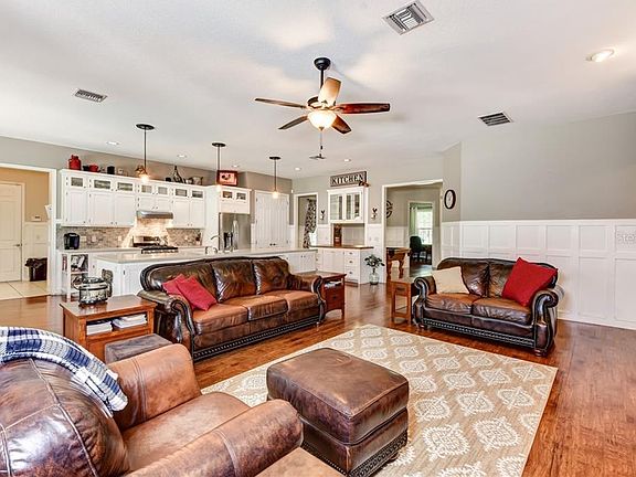 4th image of 1920 Glenwood Oaks Ln