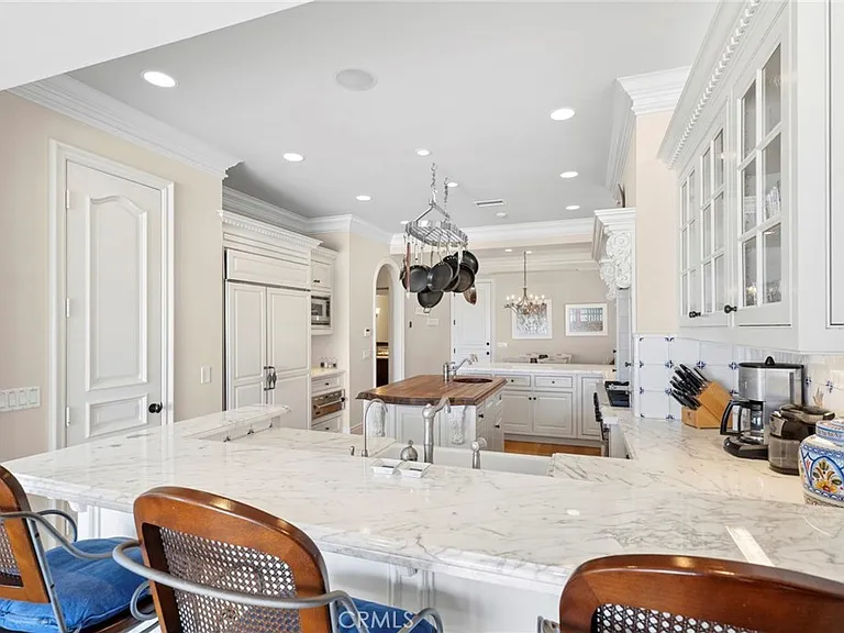 1550 E Oceanfront — Photo 12