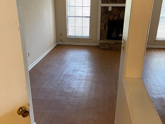 3rd image of 2509 Arthurs Court Ln