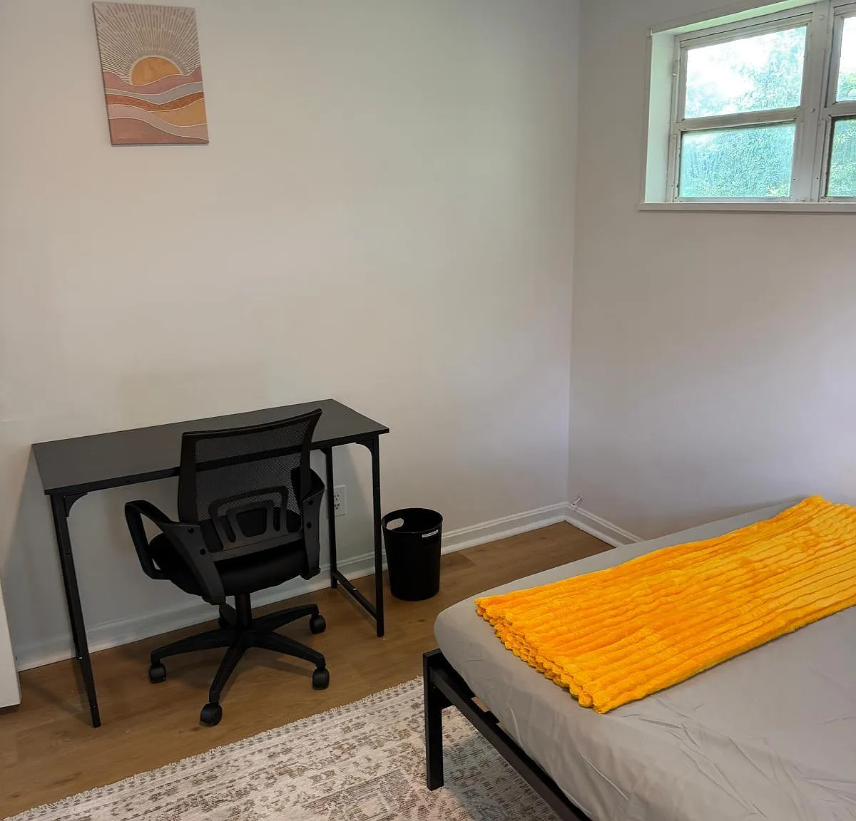 3 bed, 1.0 bath, 1250 sqft, $776 — Photo 1