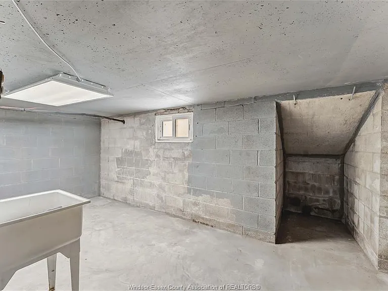 1245 Giles Blvd E — Photo 25