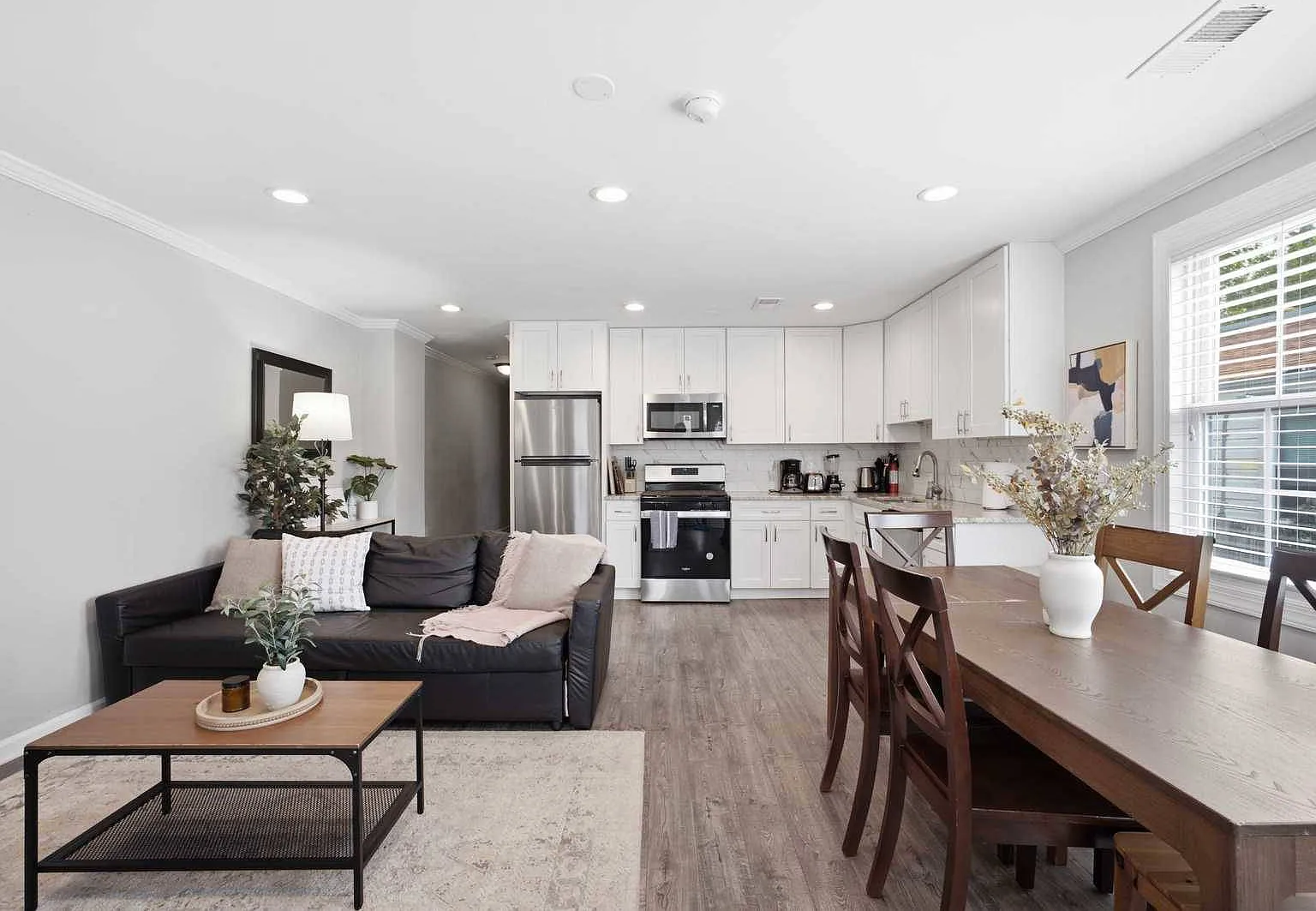 3 bed, 1477 sqft, $6,000 — Photo 3
