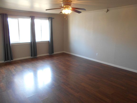 2nd image of 3615 N Ezie Ave