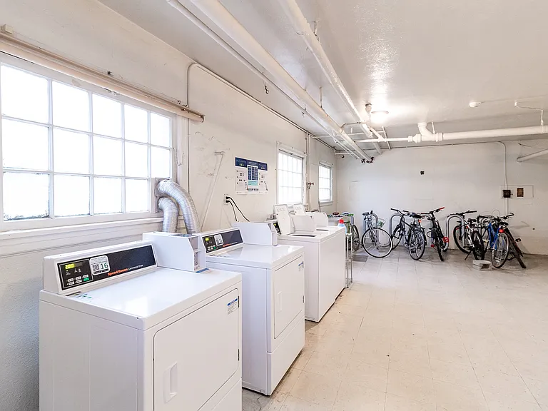 Adelle Apartments - Portland Oregon