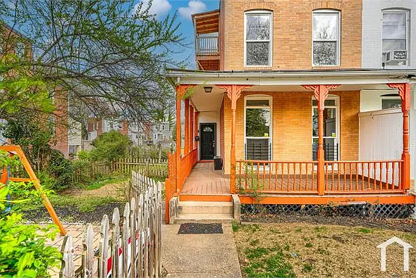 23 S Augusta Ave