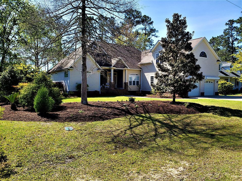 1st image of 11 Country Club Dr