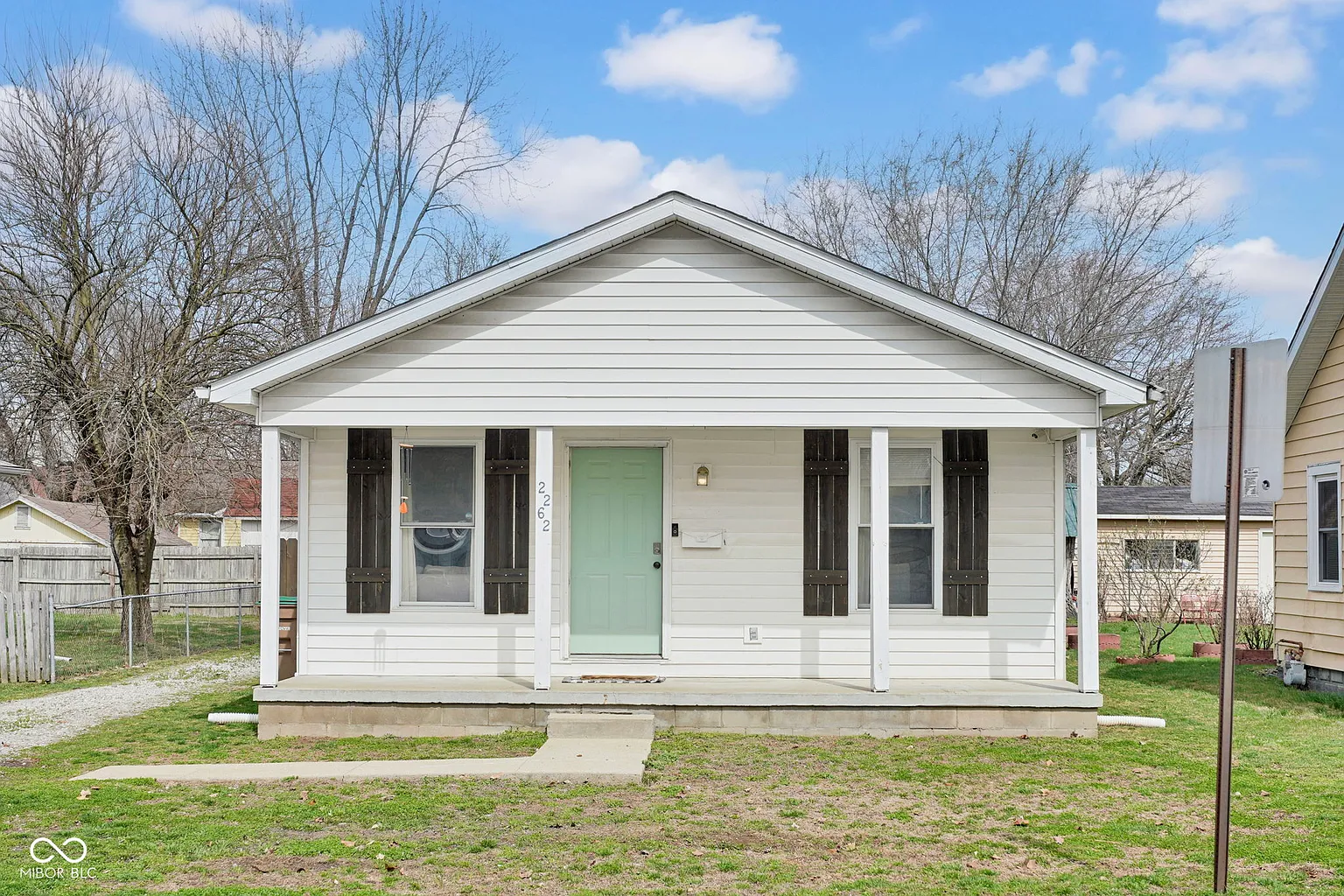 2262 McKinley Ave photo 1