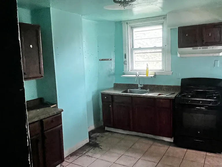 7120 Greenway Ave — Photo 6