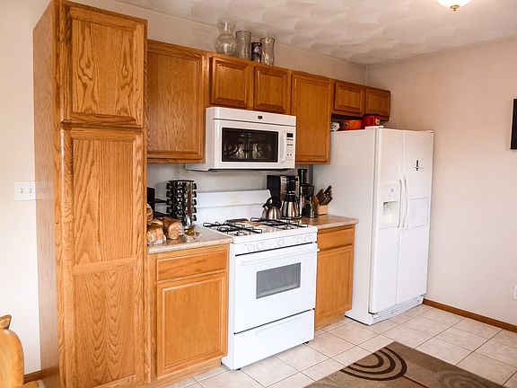 4th image of 3096 Hamlin Dr