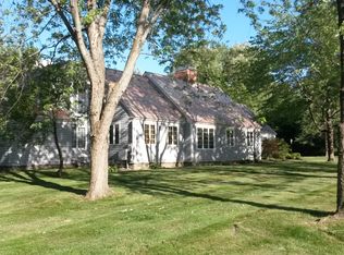 203 Meadowood Dr, South Burlington, VT 05403