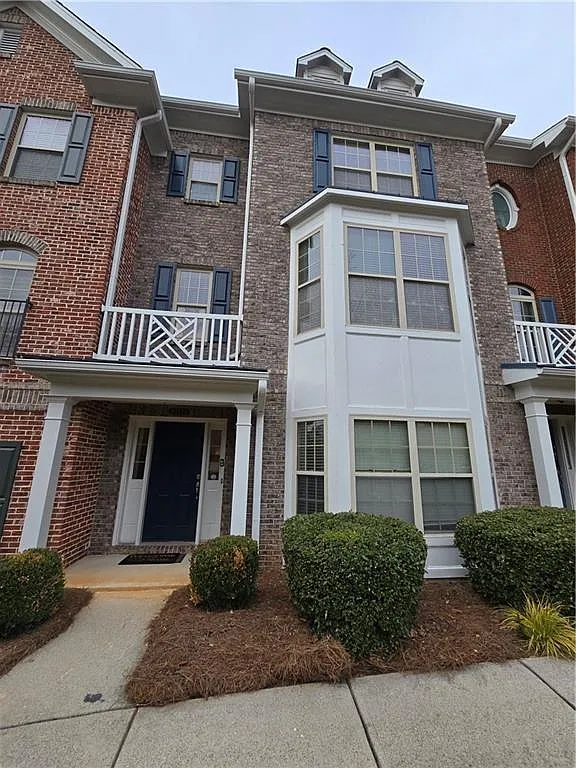 3 bed, 3.5 bath, 2499 sqft, $3,000 — Photo 1