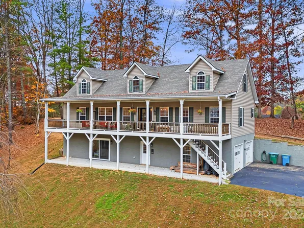 427 Spring Hollow Dr, Weaverville, NC 28787