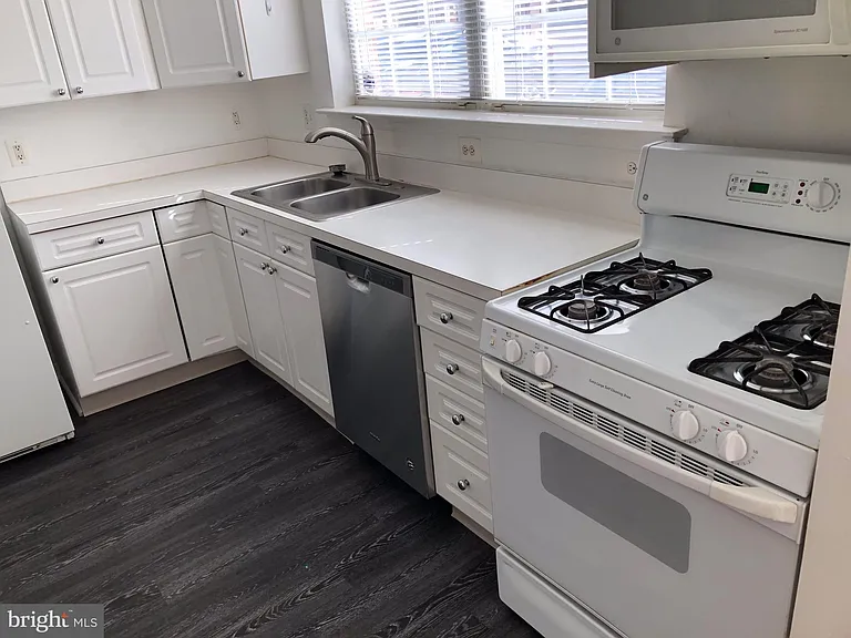 4200 Mozart Brigade Ln #C-4200C — Photo 3