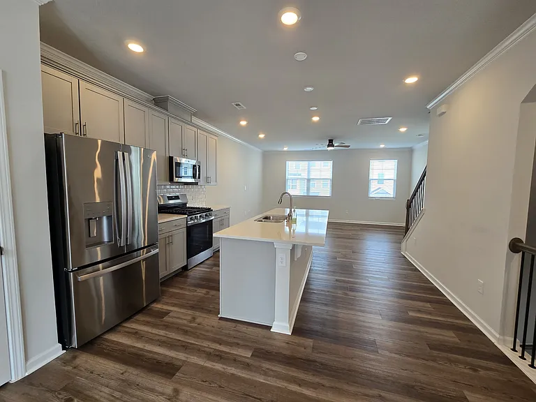 3004 Honeymyrtle Ln — Photo 13